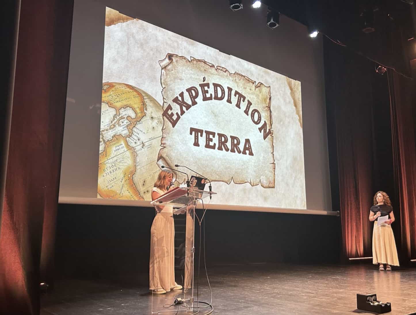 étudiantes qui pitchent leur projet étudiantes qui pitchent leur projet